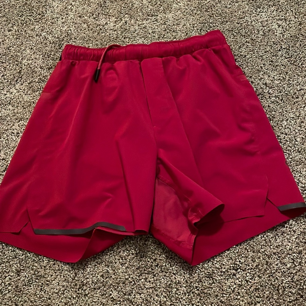 Mens red lululemon shorts - Picture 1 of 2